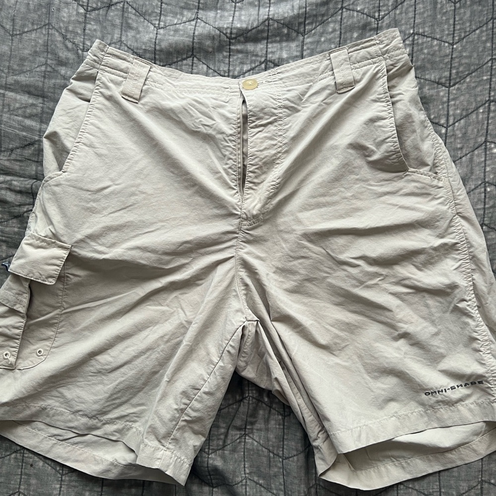 Columbia Men's Cargo Shorts - Light Gray